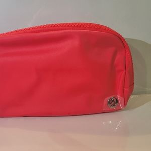 Lululemon Everywhere Belt Bag Lipgloss Pink NWT EBB